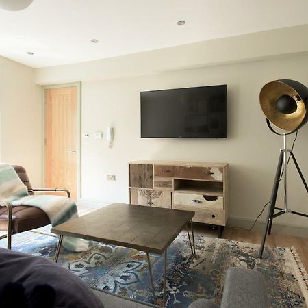شقة The New Bond Street Loft - Modern & Central 1Bdr لندن المظهر الخارجي الصورة